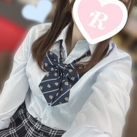 7月18日(月)3名出勤❣️ノーブラ制服✨＋純白下着オンリーの画像1