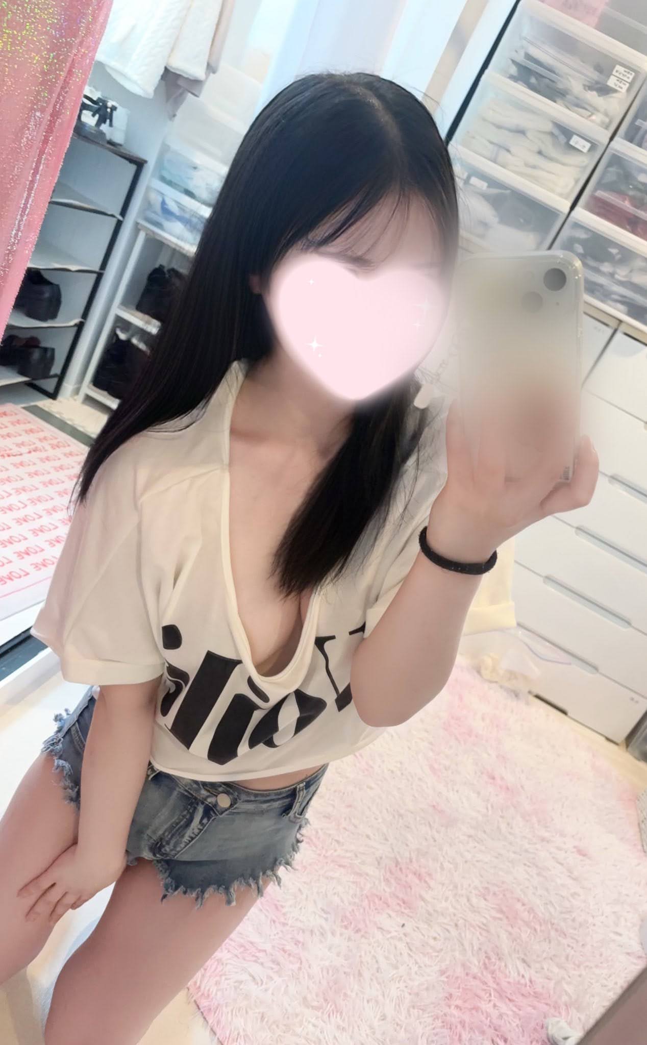 明日は16時オープン🎉楽しい癒しのお時間をお兄様に💓の画像