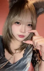 オオカミちゃんカフェ三宮店:もも