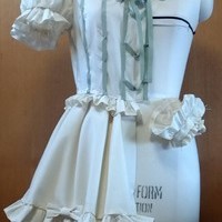 衣装サンプルのフィッティング
