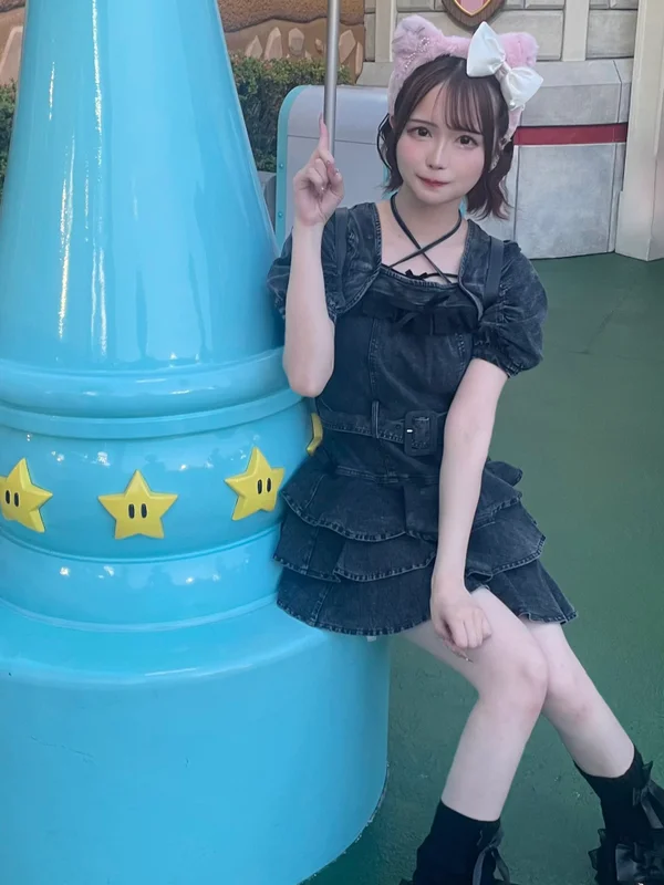 めるこ