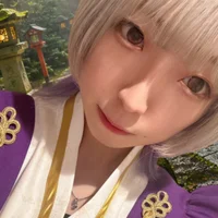 月(るな)